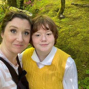 Meet your Poshers! Kayla and Cass !!